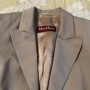 Tan smart lightweight jacket. Single button, pockets. Barely worn.